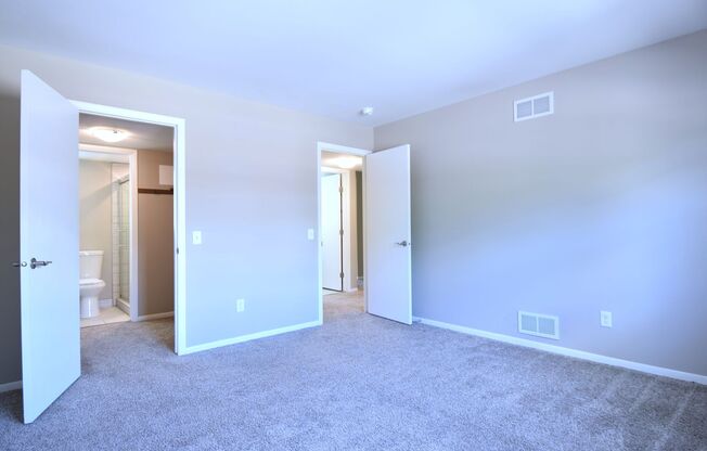 3 beds, 2 baths, 1,300 sqft, $2,470, Unit 3201-3