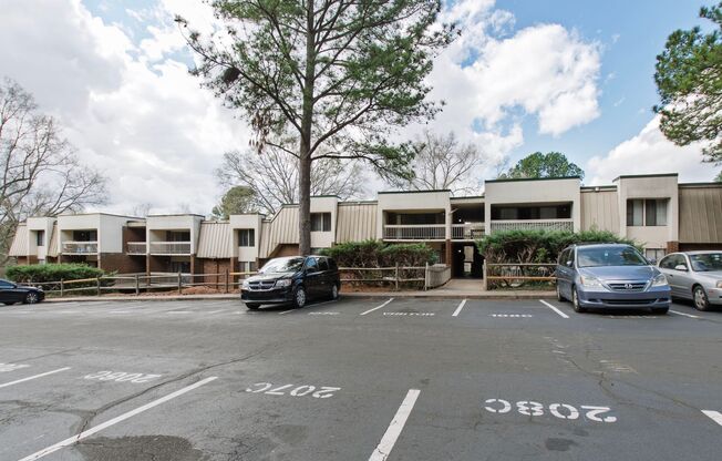 2 beds, 1.5 baths, $1,100, Unit Unit C-305