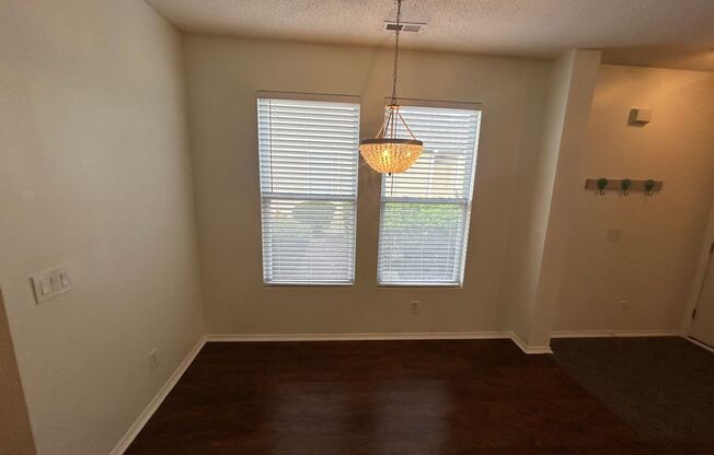 3 beds, 2.5 baths, $1,900, Unit UNIT F