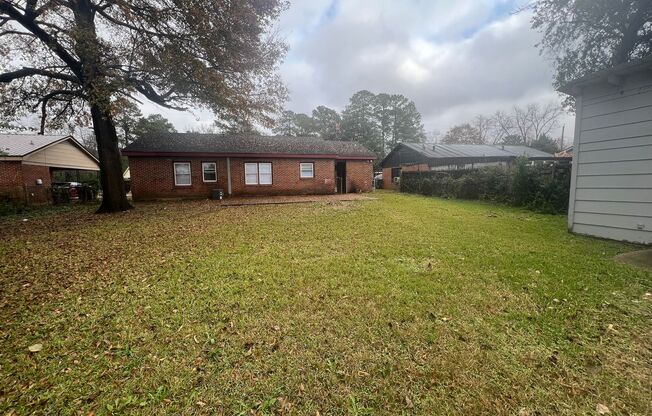 3 bedroom 1 bathroom brick home in West Tuscaloosa