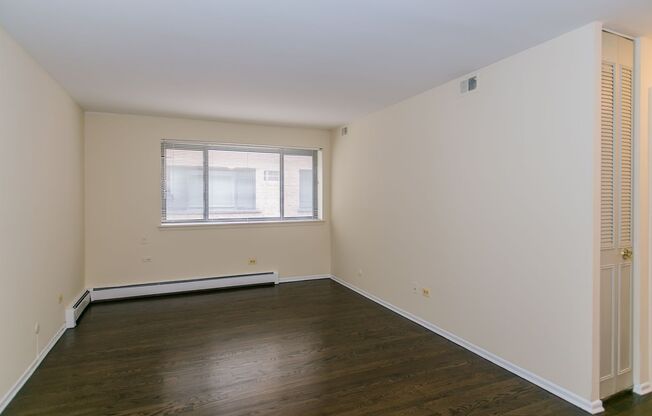 1 bed, 1 bath, 700 sqft, $1,825, Unit 425
