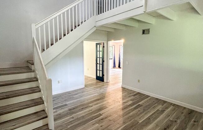 Pet Friendly! Beautiful 2 story house at 1824 SW 35th Ave