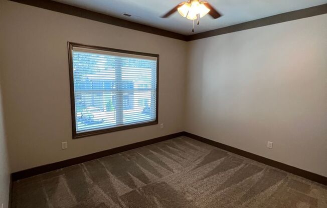 2 beds, 2 baths, 1,052 sqft, $1,045, Unit 82