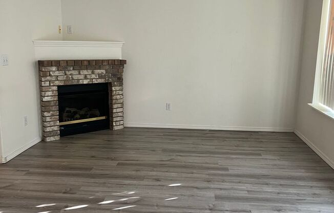 3 beds, 2.5 baths, 1,180 sqft, $1,800, Unit 2128-4855