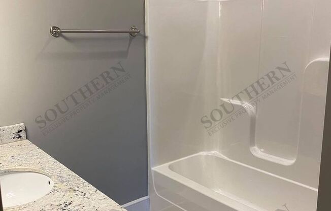 1 bed, 2 baths, 800 sqft, $1,250, Unit Suite 17