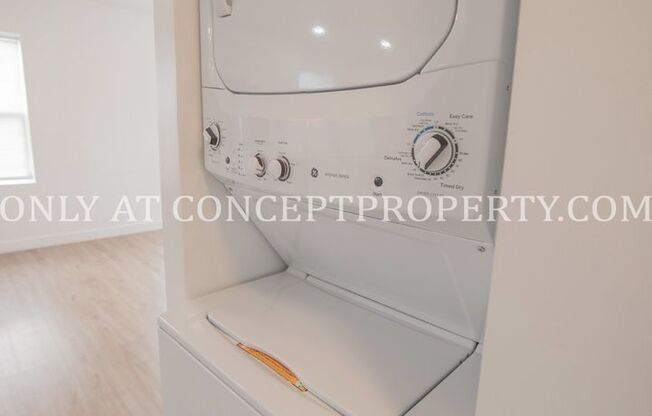 2 beds, 2 baths, 833 sqft, $1,399, Unit 112- (43)