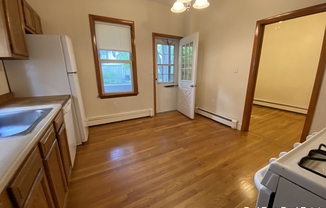 1 bed, 1 bath, 1,000 sqft, $2,200, Unit 14