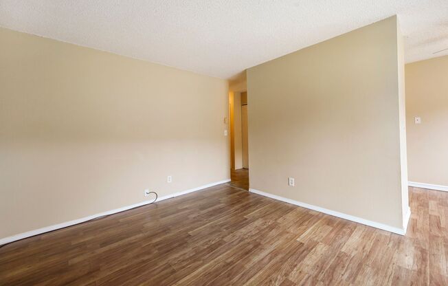 1 bed, 1 bath, 675 sqft, $1,149, Unit #15