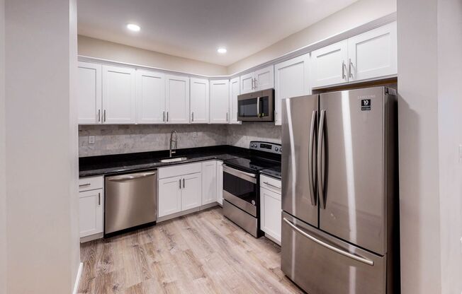 2 beds, 1 bath, 759 sqft, $1,950, Unit 105