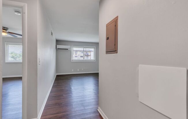 1 bed, 1 bath, 640 sqft, $995, Unit A11