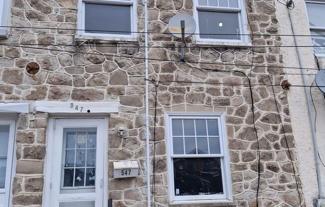 Charming row home in Norristown, voucher holders welcome!