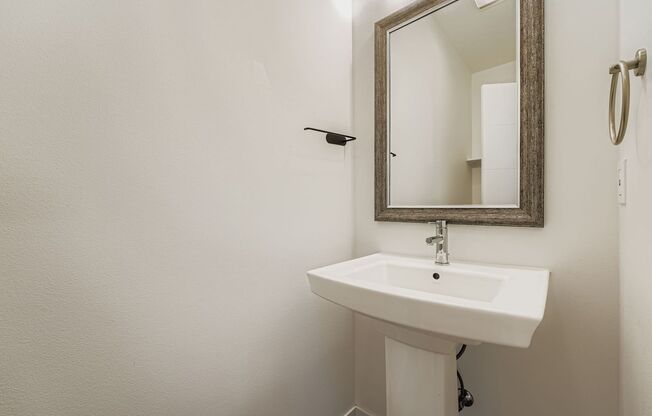 Modern 2-Bed, 2-Bath Townhome in Rainier Beach – Exceptional Light, Design & Location