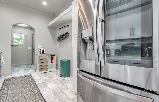 Live in Style – Modern 2BED/2BATH Seminole Heights Rental with Historic Charm!