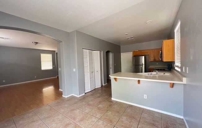Nice Single-Family House in Silverado Ranch