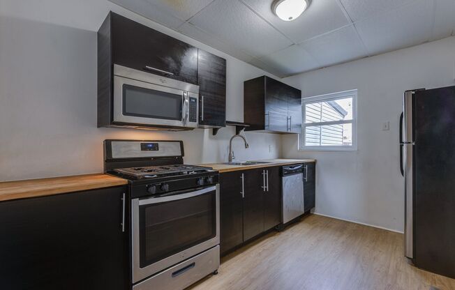 3 beds, 1 bath, $1,500, Unit Mt Washington