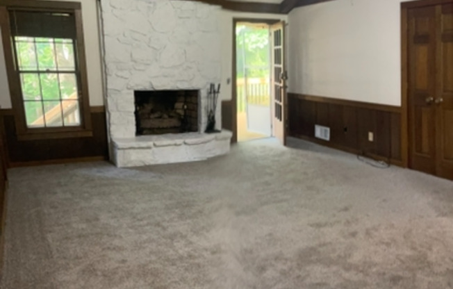 651 MOUNTAINBROOKE CIR
