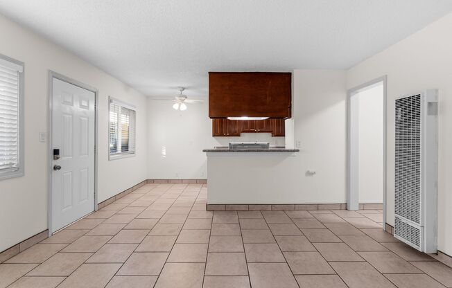 2 beds, 1 bath, 727 sqft, $1,895, Unit 20