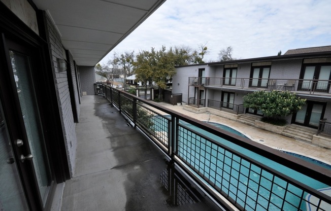 2 beds, 2 baths, $2,100, Unit Apt 402B