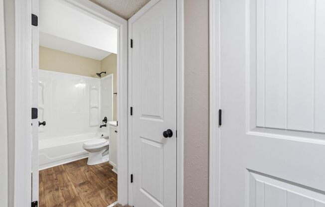 1 bed, 1 bath, 616 sqft, $855, Unit B-8