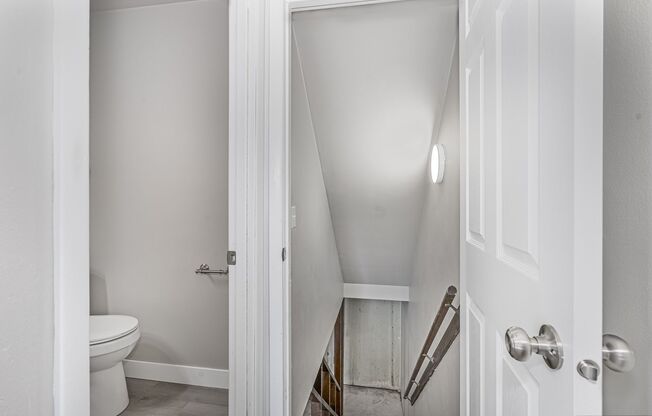 3 beds, 1.5 baths, 1,150 sqft, $1,599, Unit 2029