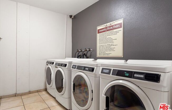 1 bed, 1 bath, 659 sqft, $1,975, Unit 327