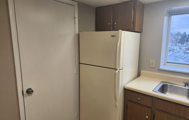 1 bed, 1 bath, 832 sqft, $1,120, Unit WG2-607