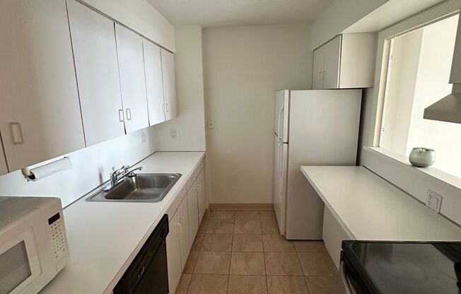 Spacious 1Bedroom unit in Center City.