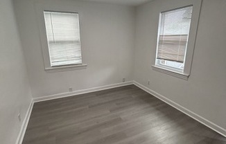 336 W 18 ST