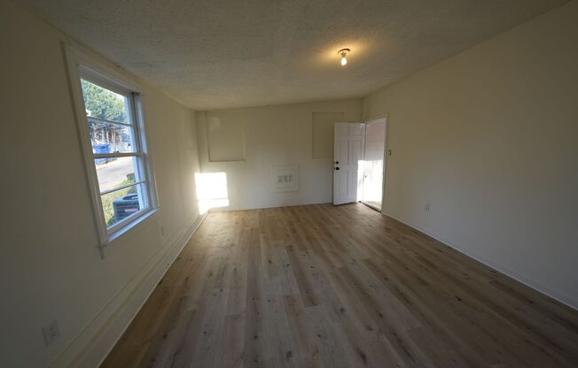 Newly renovated 2bedroom 1 bathroom for rent!