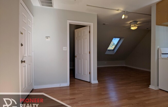 3059 N LEAVITT
