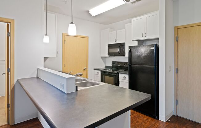 2 beds, 2 baths, 1,021 sqft, $1,520, Unit 419