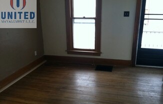 1 bed, 1 bath, 650 sqft, $775, Unit 1820 1/2 S. Nicollet