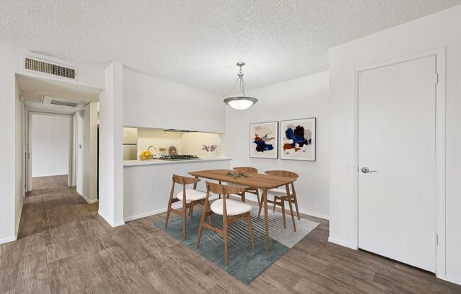 2 beds, 1 bath, 800 sqft, $1,249, Unit 68