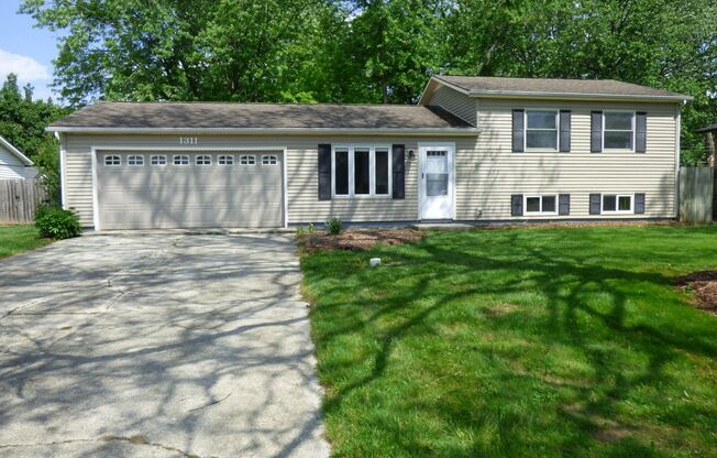 1311 Edenton Drive- Beautiful House in Westmoore Addition Three Bedroom / 1.5 Bath!!!