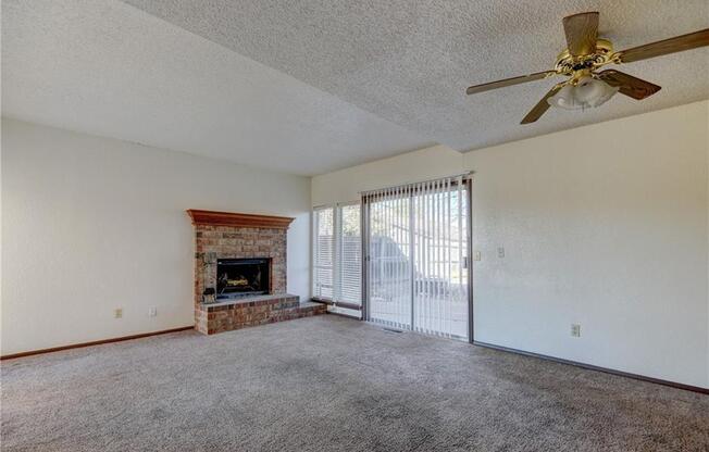 3 Bedroom/2Bath/2Car Duplex- 2 Car Garage-1.5 from Chilsholm Creek