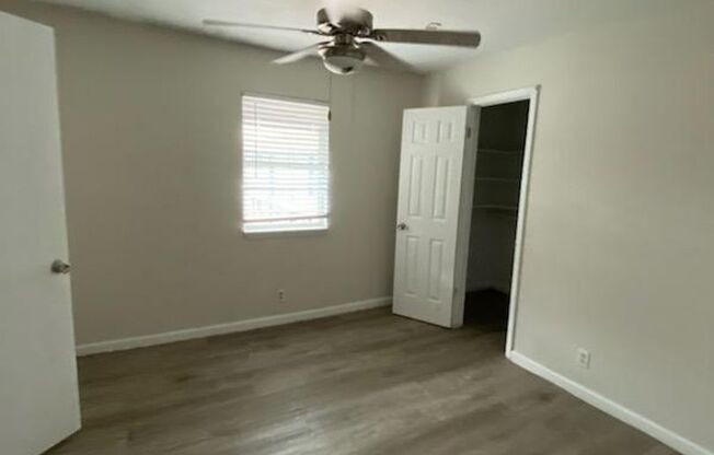 2 beds, 1 bath, 722 sqft, $1,400, Unit C-41