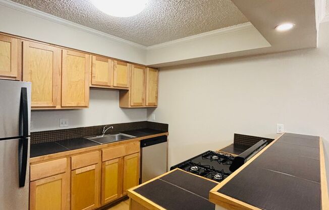 2 beds, 1 bath, 820 sqft, $1,279, Unit BOU-208