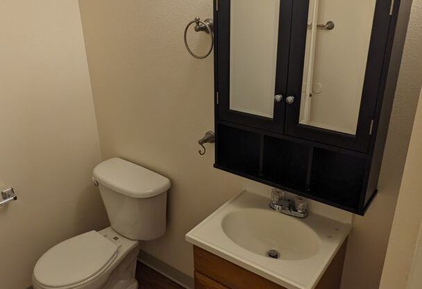 1 bed, 1 bath, 650 sqft, $1,200, Unit 19