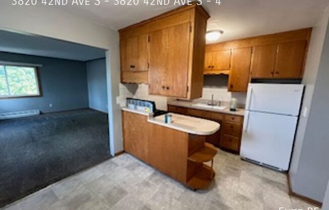 3820 42nd Ave S - 3820 42nd Ave S