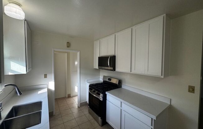 1 bed, 1 bath, $1,850, Unit 5891-B