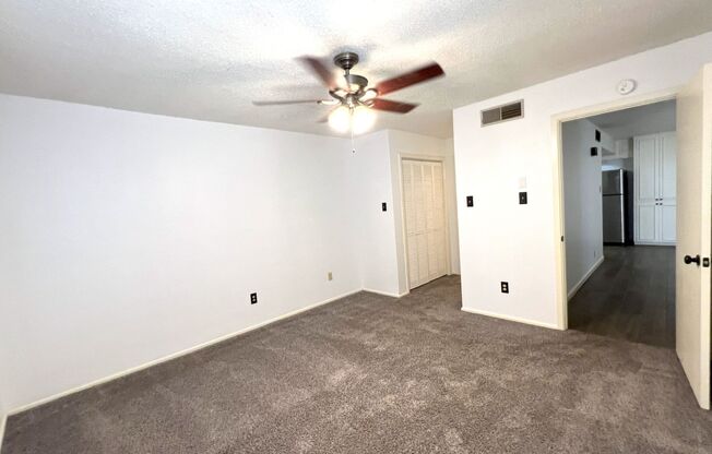 3 beds, 2 baths, $1,250