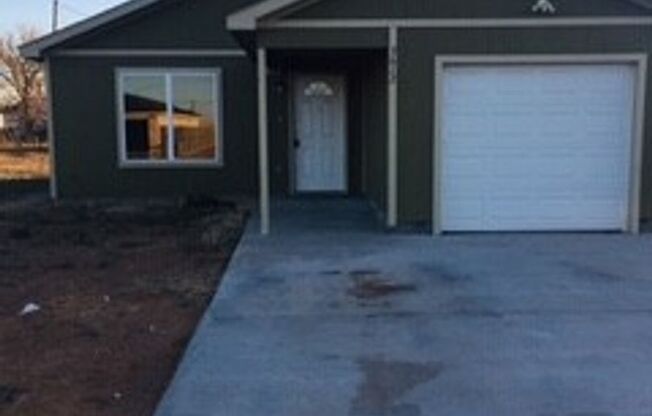 3 beds, 2 baths, $1,100