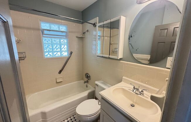 3 bedroom home in SE Grand Rapids!