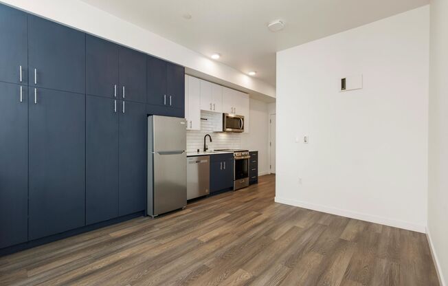 Studio, 1 bath, 322 sqft, $1,475, Unit 413 - AFF