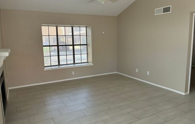 2 beds, 1 bath, $1,495, Unit #1043