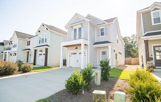 **2nd Month 1/2 OFF** 2yo Construction! 3 bed / 2.5 bath in Popular Fletcher Oaks!