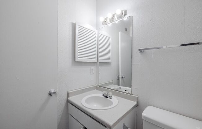 2 beds, 2 baths, 1,016 sqft, $1,195, Unit 2-13B
