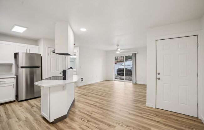 1 bed, 1 bath, 620 sqft, $1,495, Unit 10