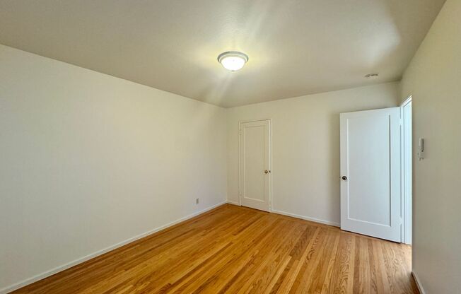 2 beds, 1 bath, $2,200