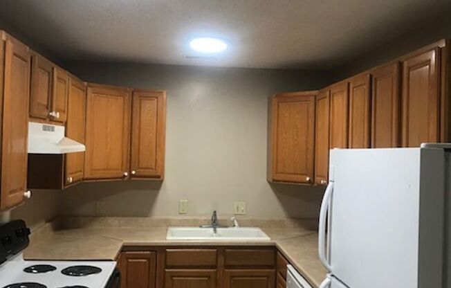 2 beds, 1 bath, $964